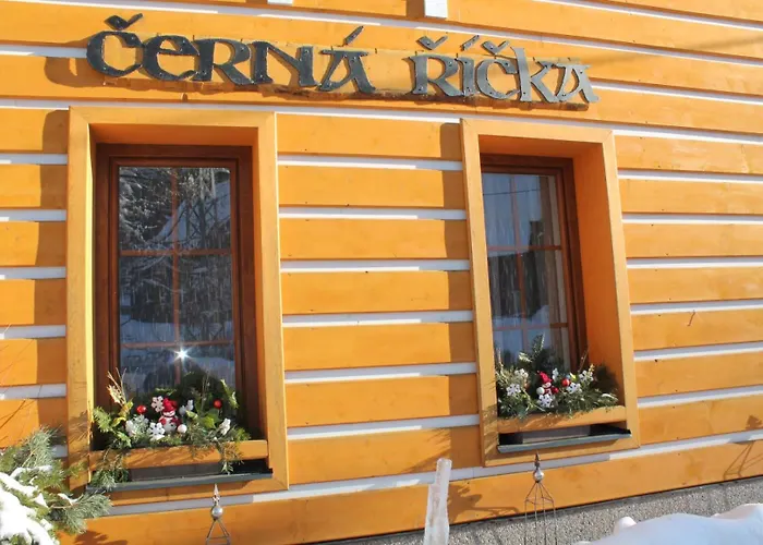 Cerna Ricka Desná